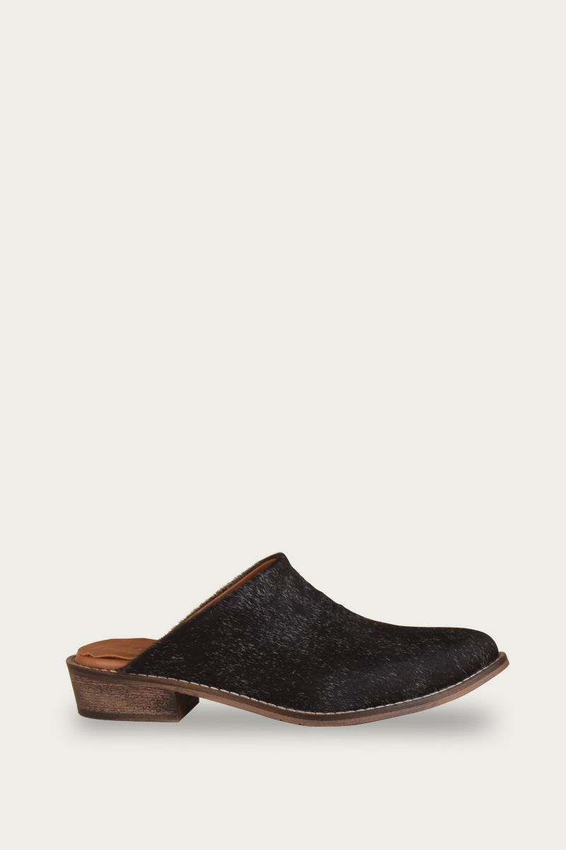 Mules with low heel cowhide